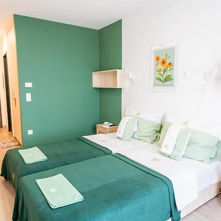 Feherliliom Vendegszallo Hotel 3*