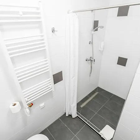 Feherliliom Vendegszallo 3* Kondoros