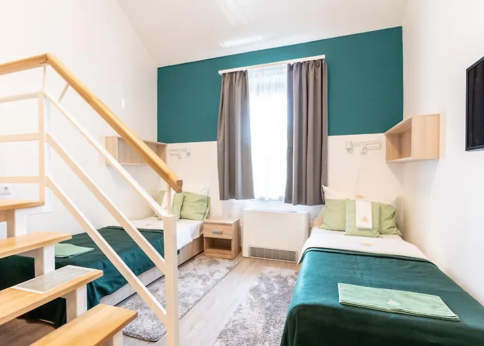 Hotel Feherliliom Vendegszallo Kondoros